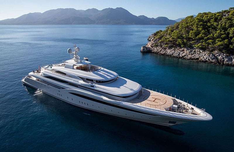 who owns the grand luxe yacht